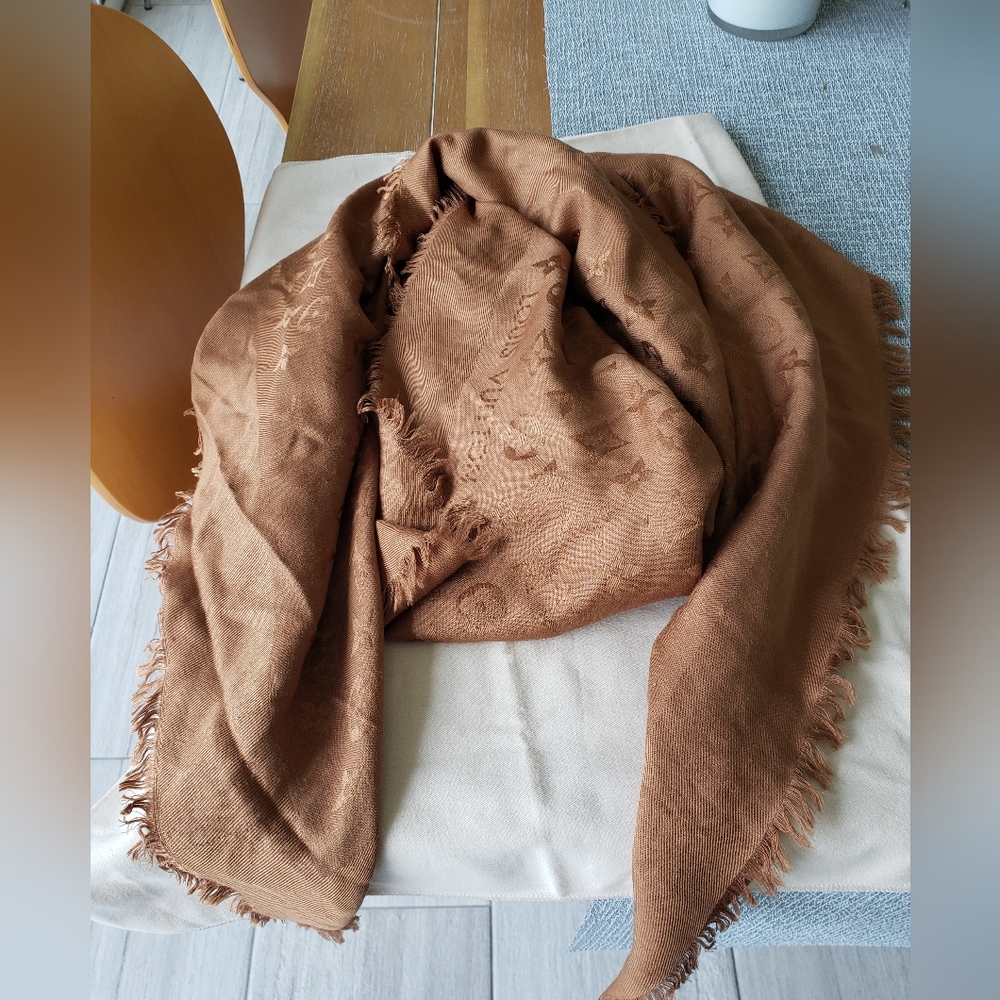 Authentic Louis Vuitton Monogram Shawl/Scarf